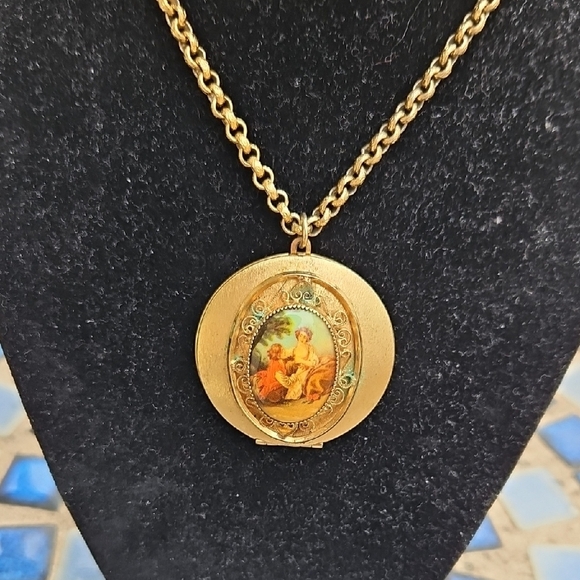 Jewelry - Vintage Gold Textured Pendant Locket Necklace with Colorful Centerpiece